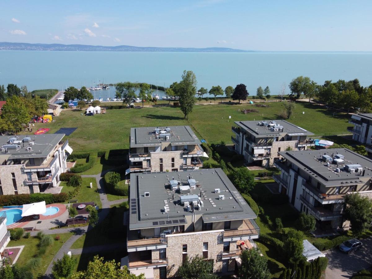 Lakeside Luxury Apartment Zamárdi Kültér fotó
